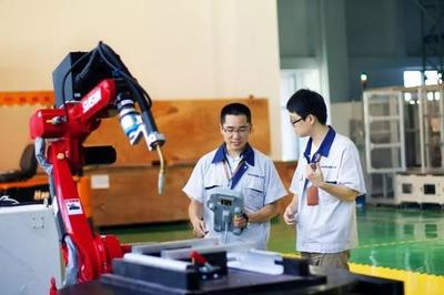 杭州新松陈立:机器人行业不是挖金矿,挖到后立马就走